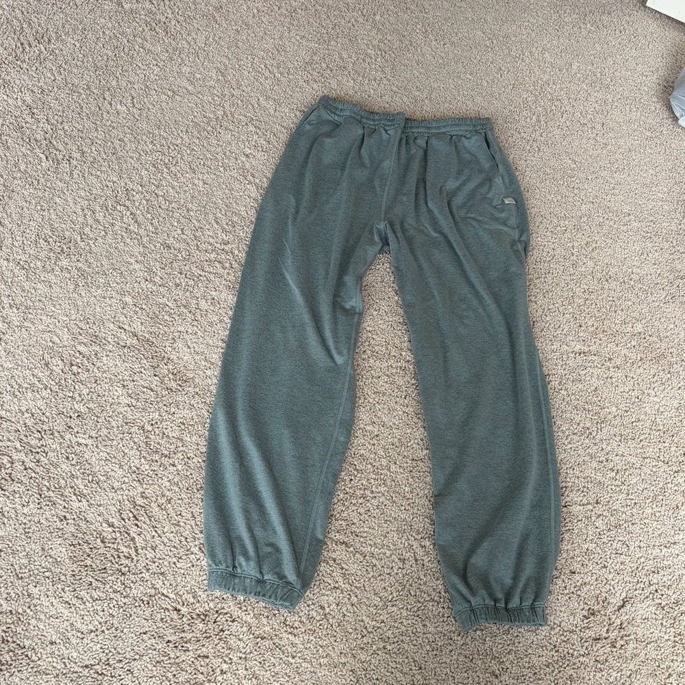 Vuori Women’s Boyfriend Dream Knit Jogger Pants Size M Laurel Heather - Picture 7 of 14